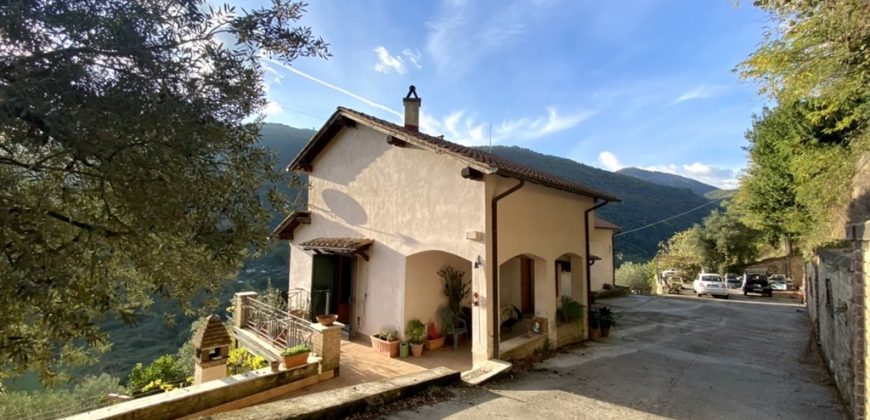 Genazzano: Villa Di Ampia Metratura Panoramicissima