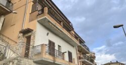 Rocca Santo Stefano: Appartamento con box auto